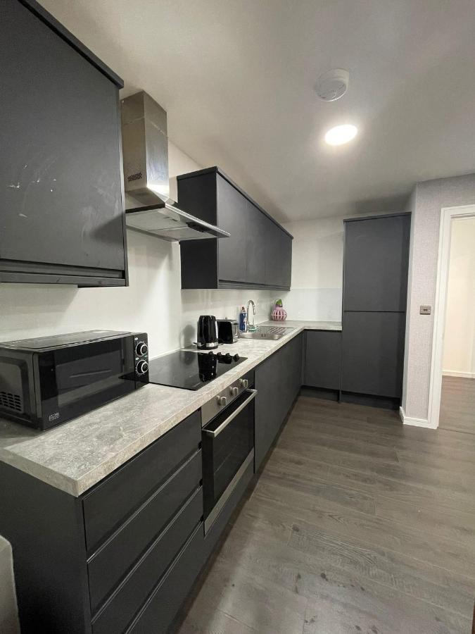 Charming Modern Apartment Near London Heathrow Feltham Esterno foto